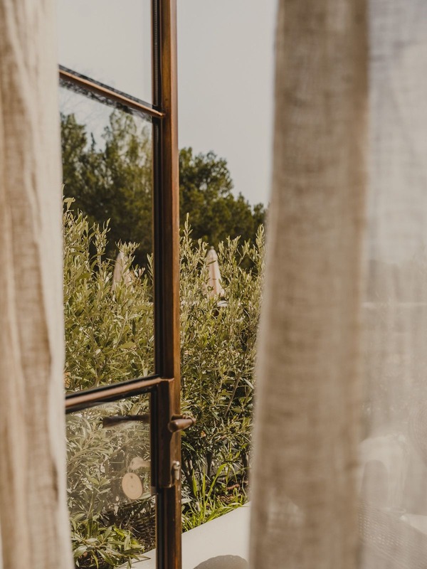 Inspiración: luz natural filtrada por tejidos junto a una ventana